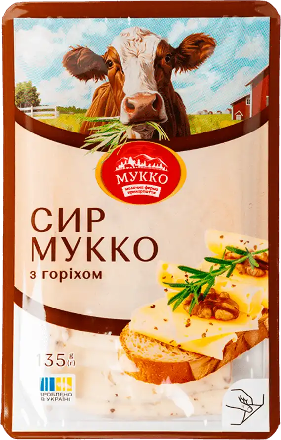 Фото 1 - Сир Мукко з горіхом нарізка 50,2% 135 г