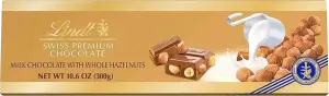 Фото 8 - Шоколад Lindt молочний з цільними лісовими горіхами 300 г